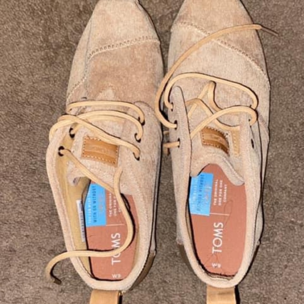 TOMS shoes